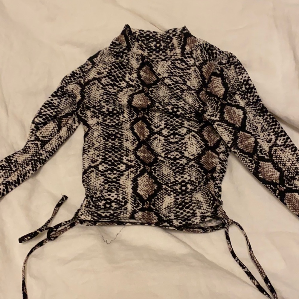 Ruched snake skin crop
